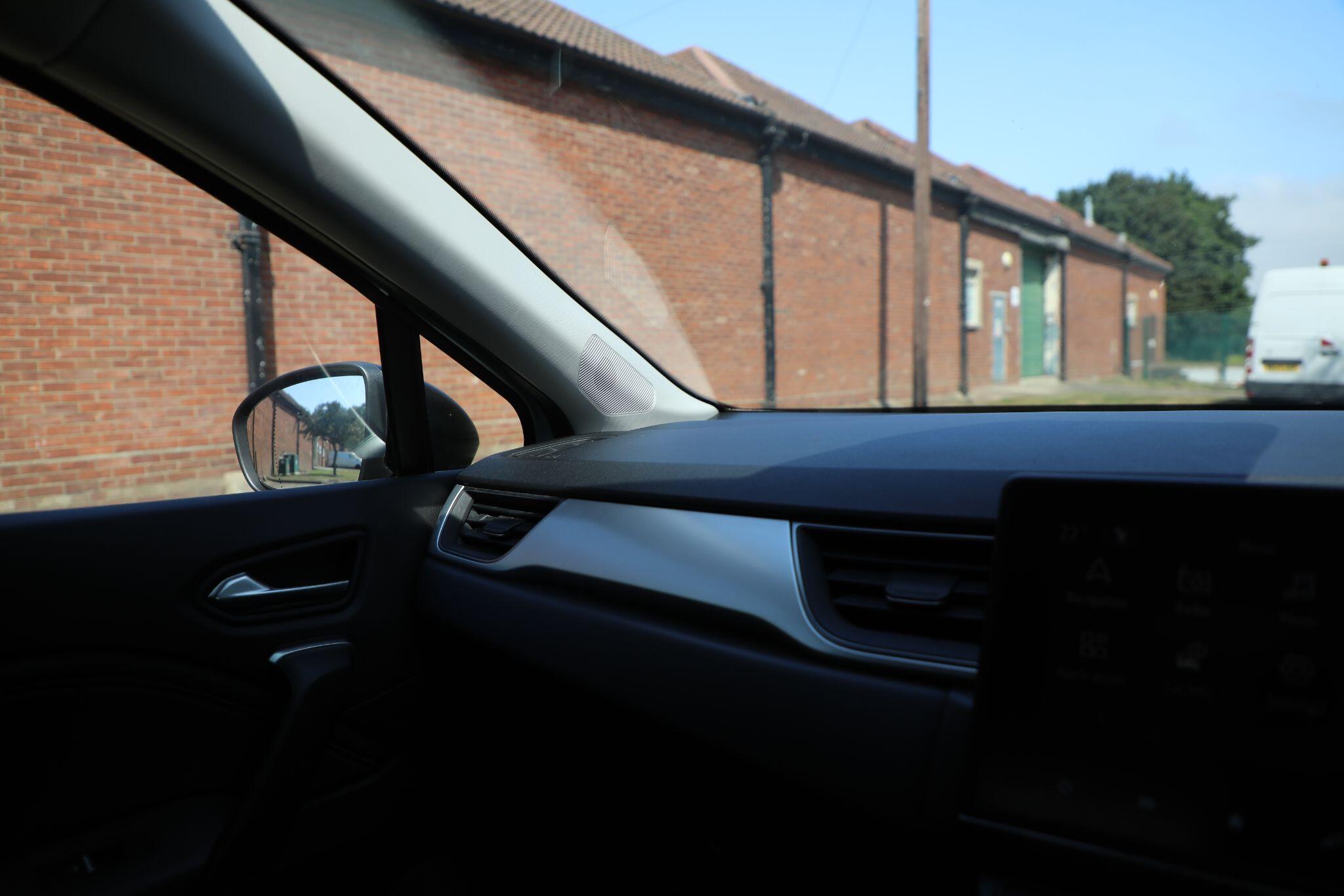 Large vehicle image